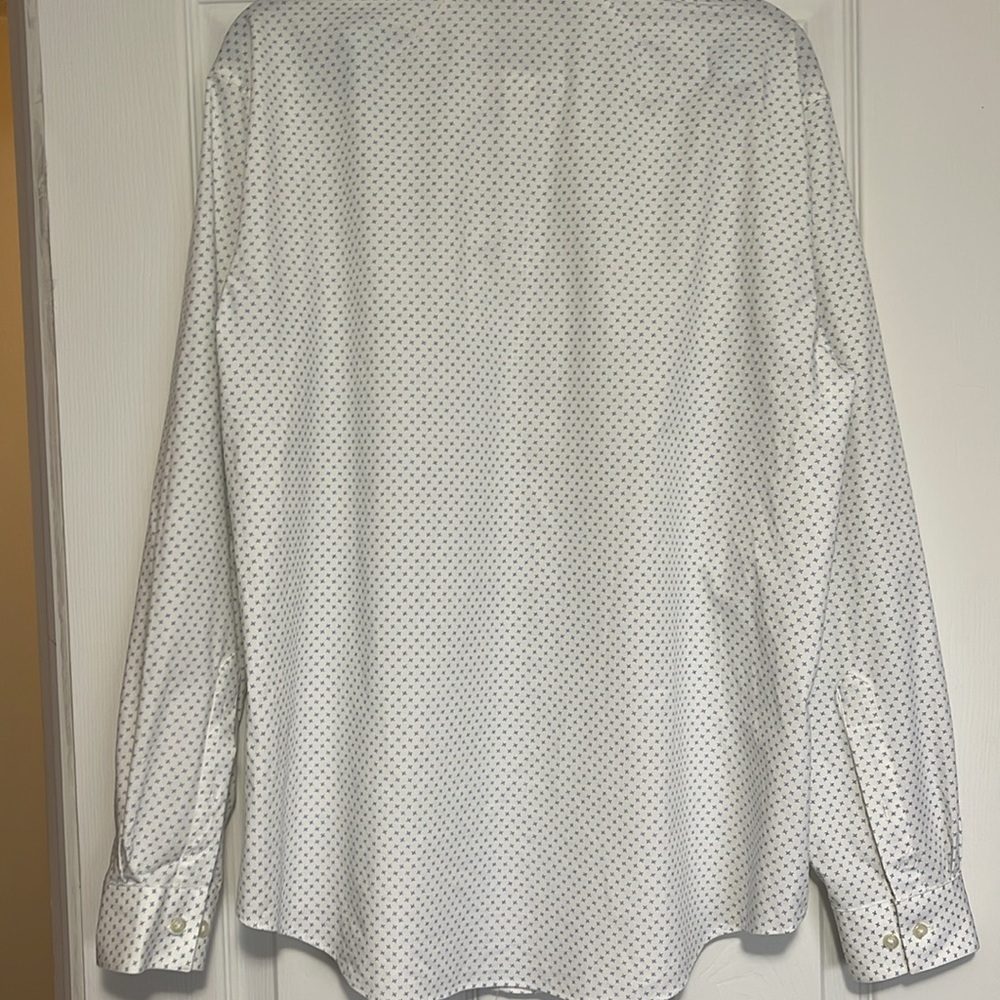 Men’s Van Heusen dress shirt - Picture 4 of 6
